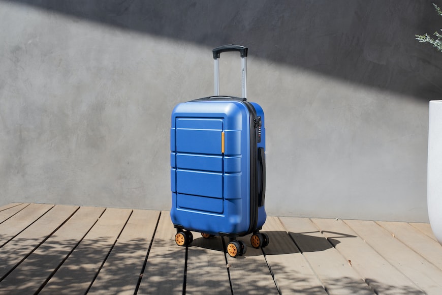 Lokasoka menawarkan koper 24 inch yang cocok untuk bepergian ke luar negeri