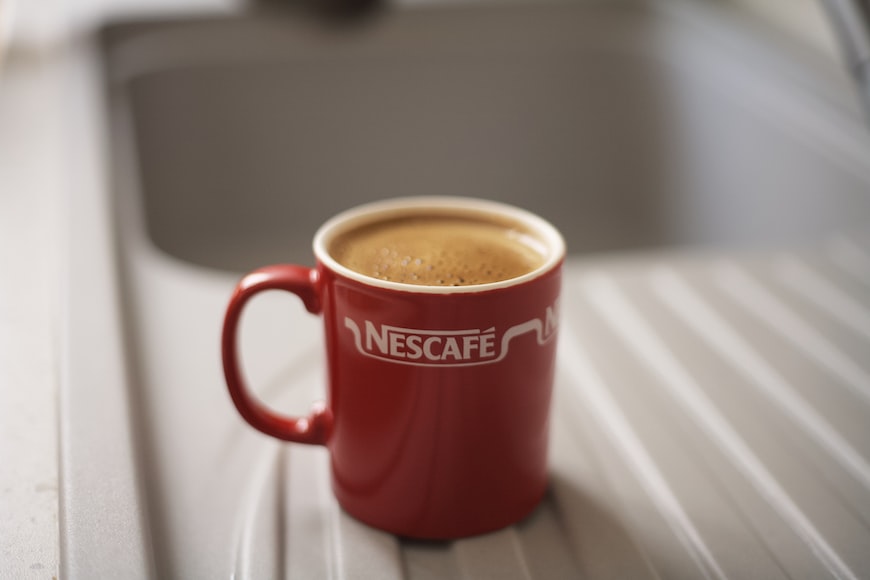 Mug kopi bisa menjadi alat branding perusahaan untuk meningkatkan brand awareness