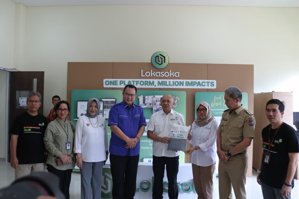 KemenKopUKM dukung Lokasoka ketika sedang berkunjung di STP IPB University bersama Rektor IPB Universit dan Wakil Wali Kota Bogor