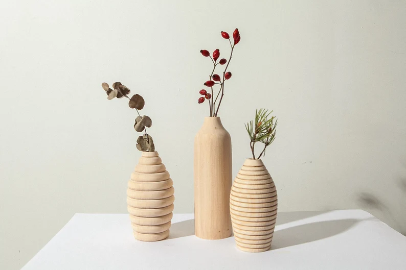 Vas kayu dengan model unik menjadi hadiah doorprize menarik dari Lokasoka