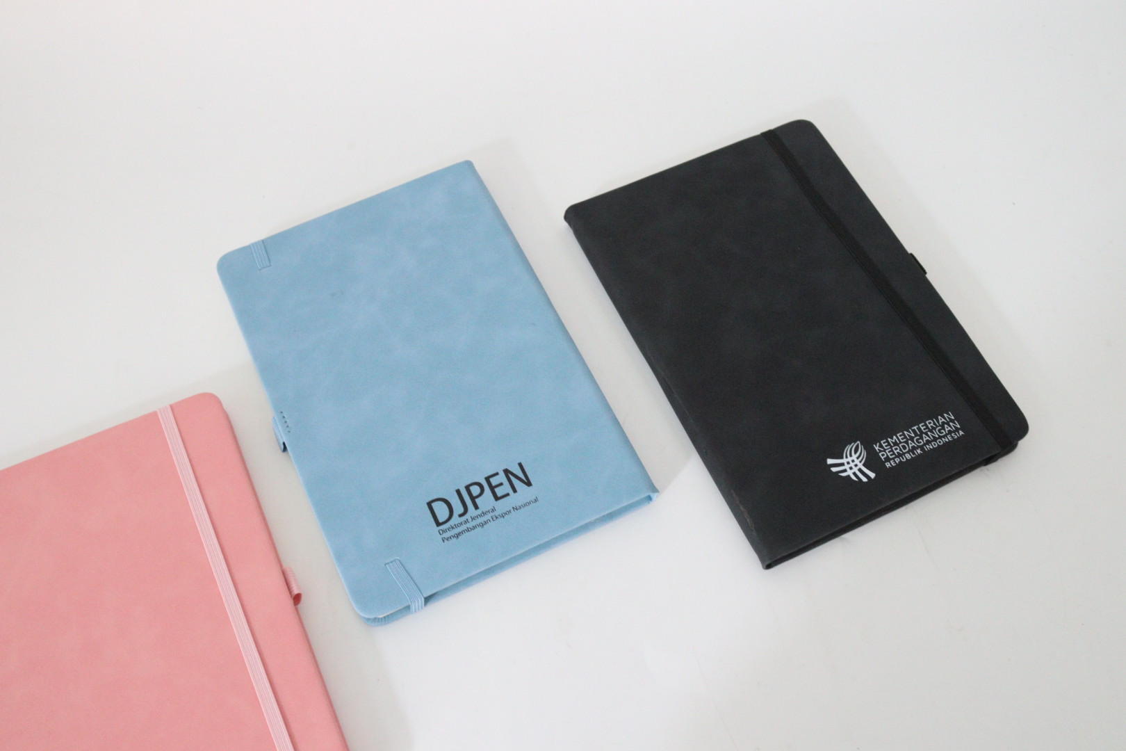 10 Ide Custom Notebook dengan Branding Perusahaan untuk Hampers Natal