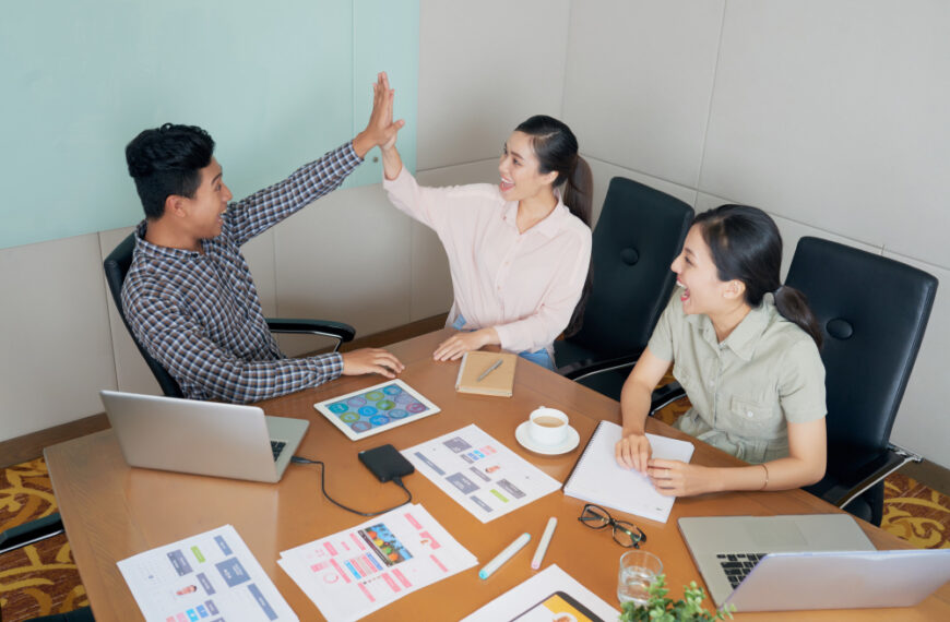 Kunci membangun brand image positif