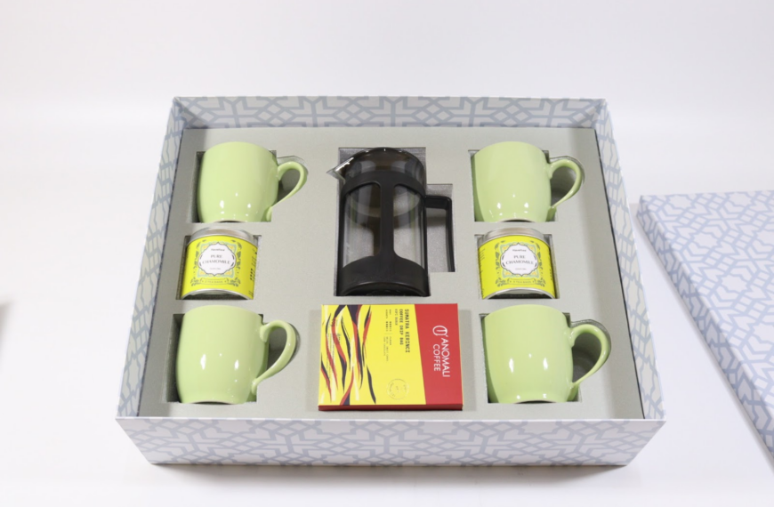 Tren hampers Natal 2025