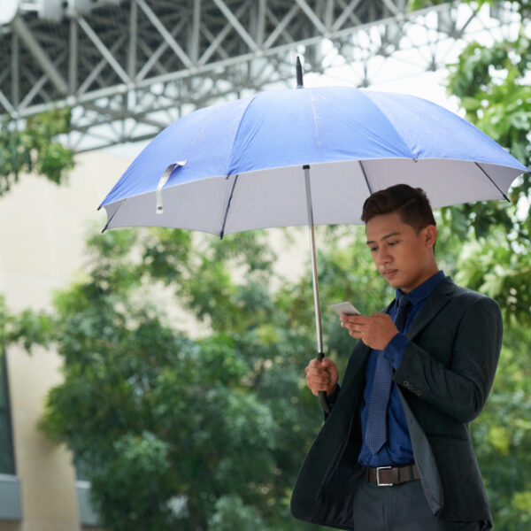 Souvenir Payung Premium: Pilihan Strategis Sesuai Kelas Klien Anda