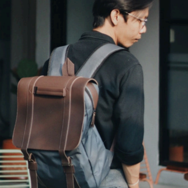 Tas Kerja Custom: Solusi Tetap Nyaman untuk Rutinitas Kerja di Jakarta