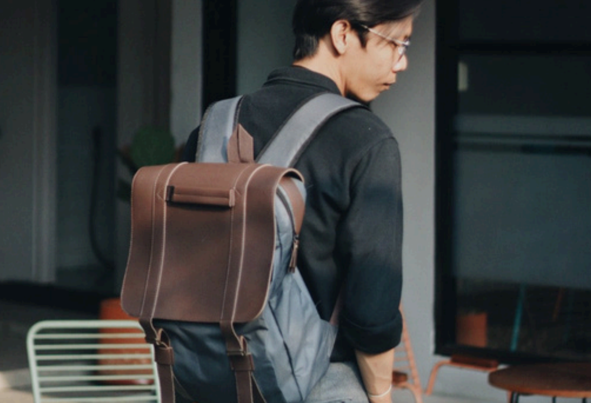 Tas Kerja Custom: Solusi Tetap Nyaman untuk Rutinitas Kerja di Jakarta