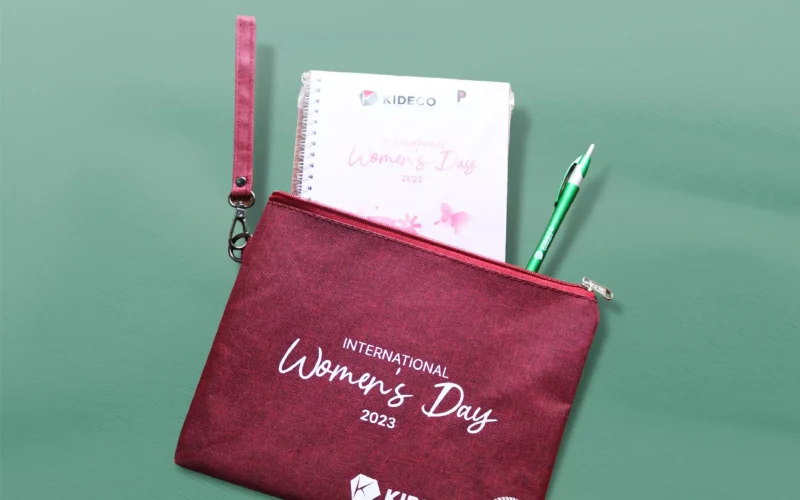 Mau Beli Souvenir Pouch? Jangan Asal Beli Sebelum Tahu 6 Tips Penting Ini!