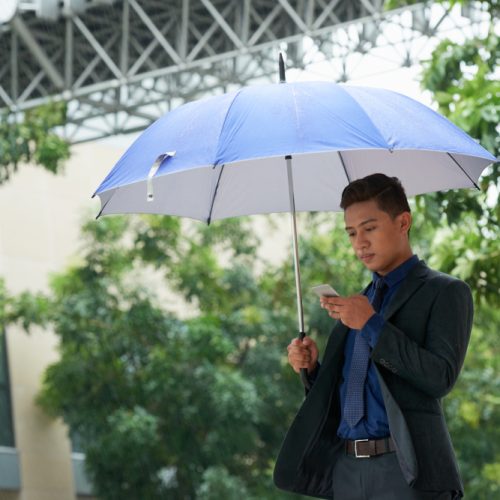 Souvenir Payung Premium: Pilihan Strategis Sesuai Kelas Klien Anda