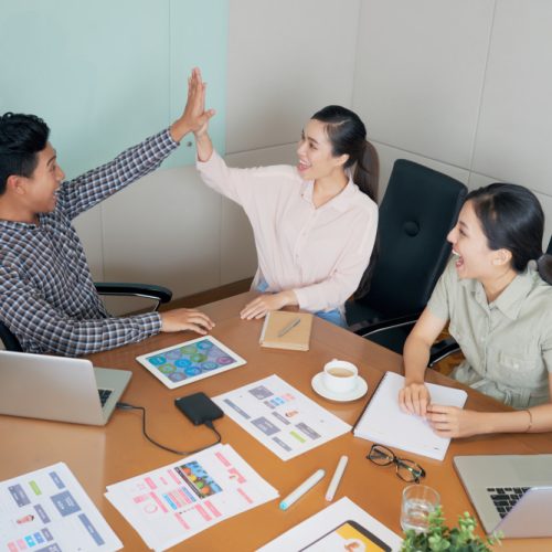 Kunci membangun brand image positif