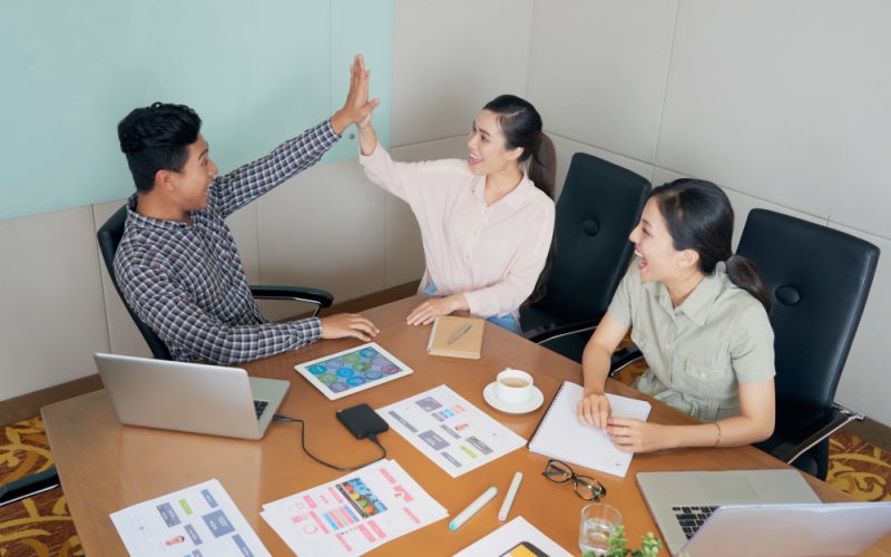 Kunci membangun brand image positif