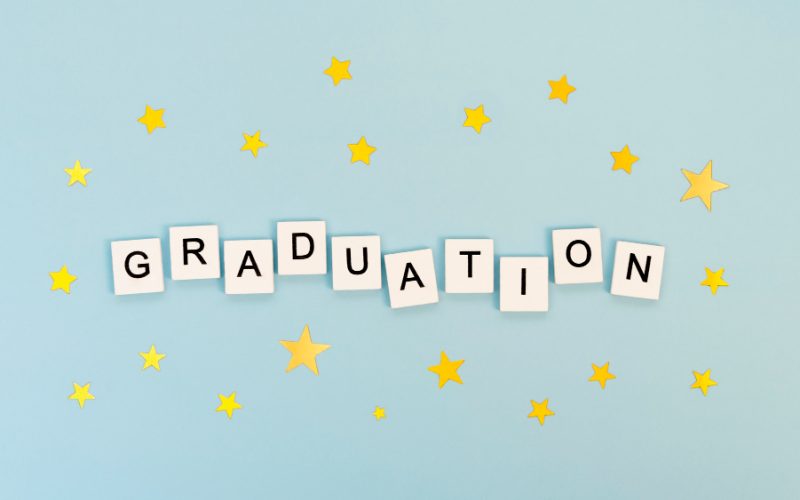 Super Unik! 6 Kado Wisuda Anti Mainstream untuk Sahabat