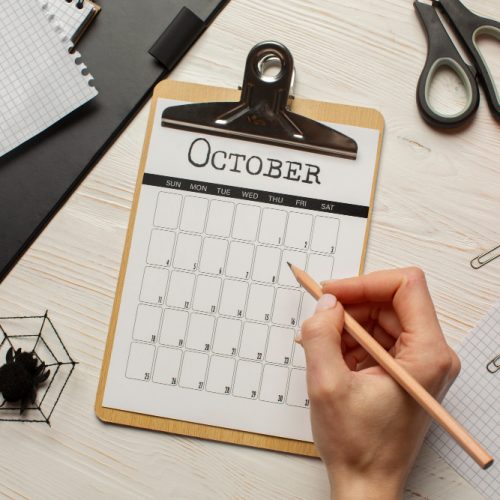 Kalender Oktober 2025: Bulan Strategis untuk Produksi Kalender Custom Menyambut Tahun Baru