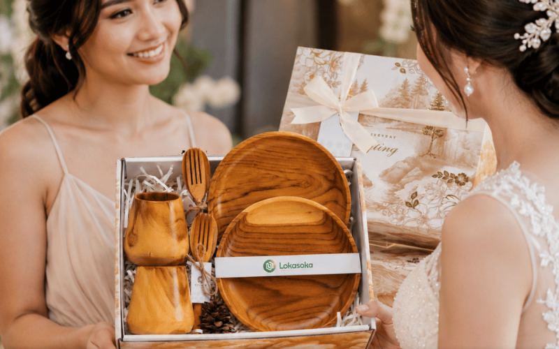 Custom Hampers Bridesmaid dan Groomsmen untuk Wedding di Lokasoka