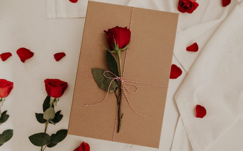 Berikan gift box terbaik dari Lokasoka untuk menyenangkan hati keluarga, pasangan, dan klien bisnis Anda