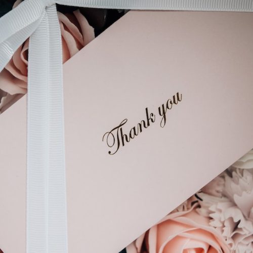 7 Tips Memilih Paket Custom Gift dan Custom Hampers Berkualitas Sebagai Media Promosi