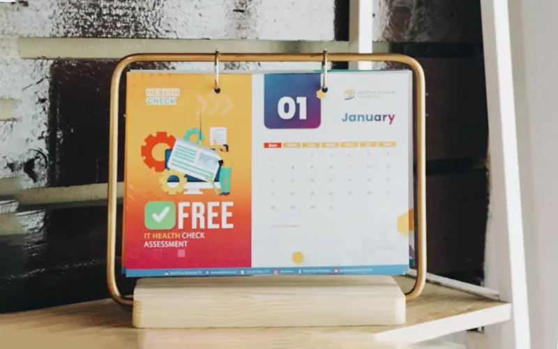 10 Ide Kalender Meja Custom: Souvenir Promosi yang Tak Pernah Usang