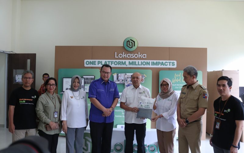 KemenKopUKM dukung Lokasoka ketika sedang berkunjung di STP IPB University bersama Rektor IPB Universit dan Wakil Wali Kota Bogor