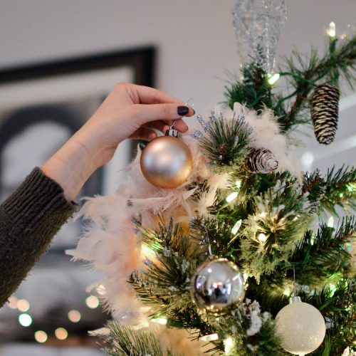 15 Hiasan Natal dan Pohon Natal Sederhana Namun Mewah yang Penting Ada di Rumah