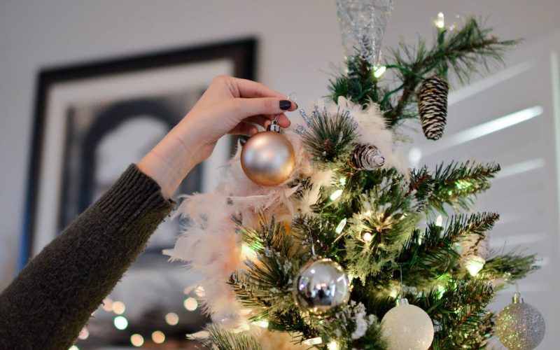 Lokasoka menyiapkan ornamen Natal dengan bahan yang aman digunakan dan tidak berbahaya bagi keluarga