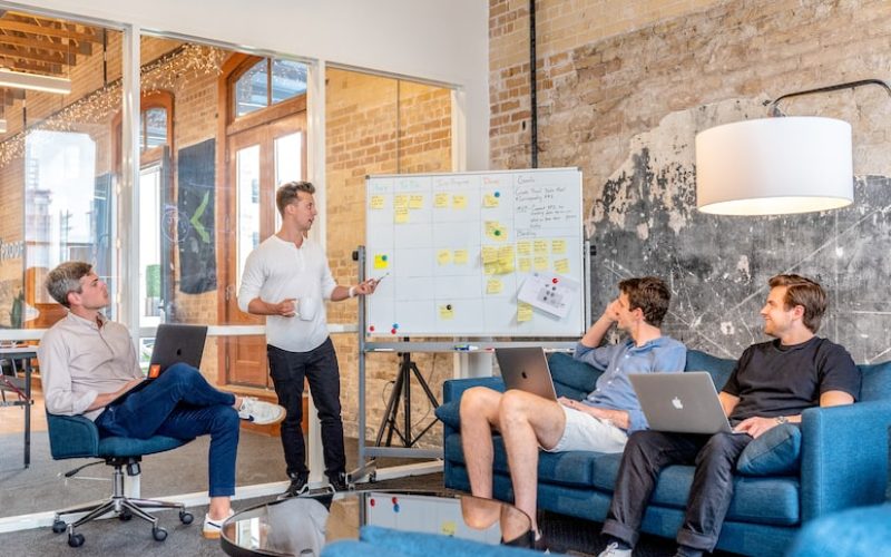 Tips Agar Karyawan Baru Gampang Adaptasi dan Hal Pertama yang Wajib Dilakukan Saat Bekerja