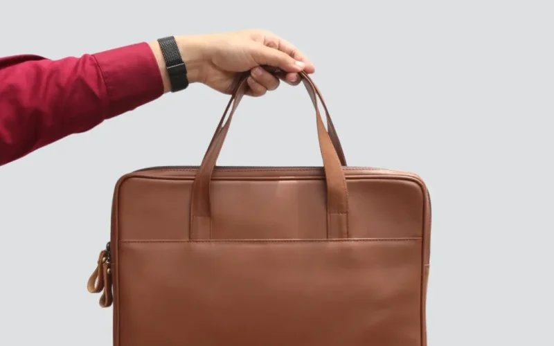 Ini Dia 7 Ide Tas Kulit Custom Terbaik untuk Souvenir Natal