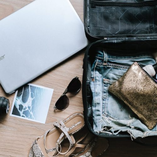 Wajib dibawa! 10 Travel kit penting yang harus kamu punya