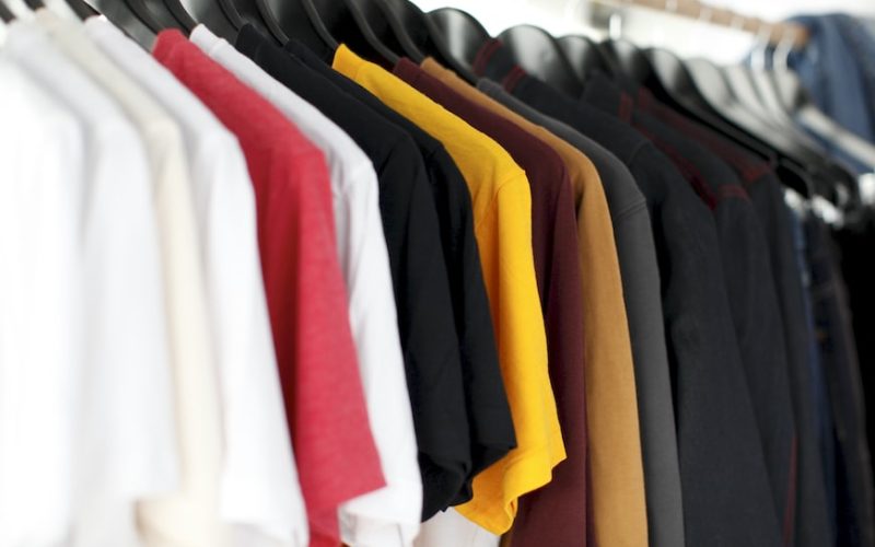 Tips Memilih Vendor Seragam Kantor yang Tepat untuk Bisnis Anda