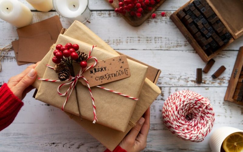 7 Ide Bungkus Hampers Natal dan Tips Memilihnya