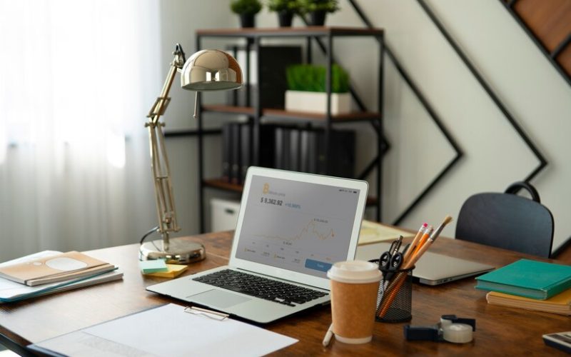 Inspirasi Dekorasi Meja Kerja Agar Tidak Membosankan