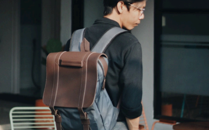 Tas Kerja Custom: Solusi Tetap Nyaman untuk Rutinitas Kerja di Jakarta