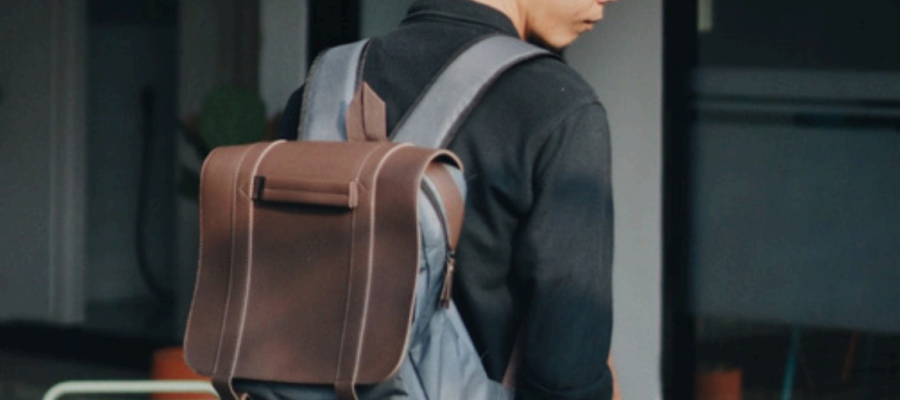 Tas Kerja Custom: Solusi Tetap Nyaman untuk Rutinitas Kerja di Jakarta