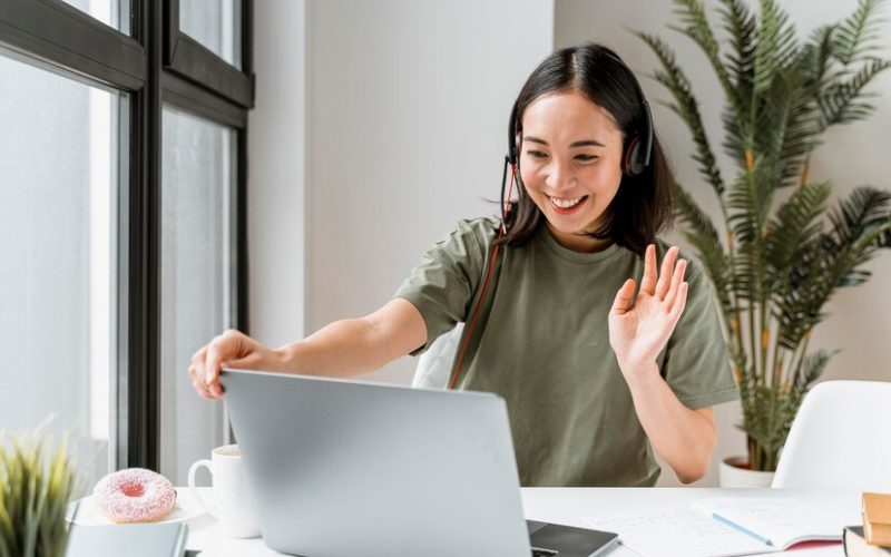 12 Hadiah Untuk Karyawan Remote Demi Mendukung Produktivitas